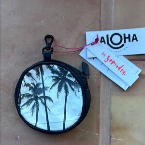 ALOHA Collection Black and White Key Card Holder